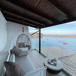 Aqua Vero Seaside Villa